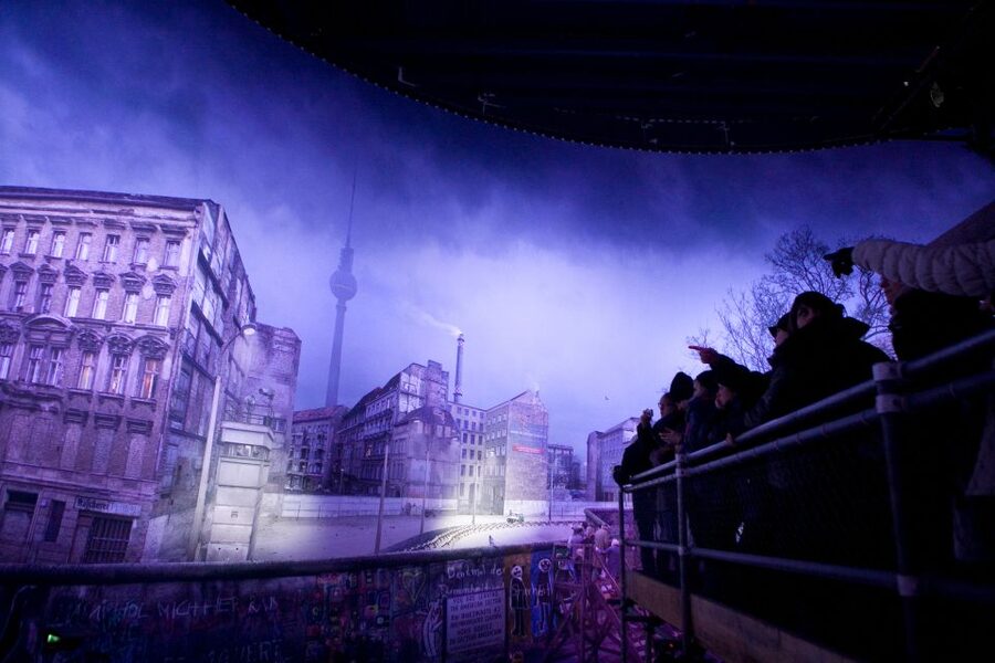 THE WALL: asisi Panorama Berlin Ticket - Three rooms, with more than one way to look