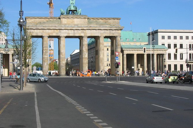 Tours & Sightseeing in English of Berlin, Potsdam and Sachsenhausen - Hearing Berlin through Kennedy, Reagan, and Hitler