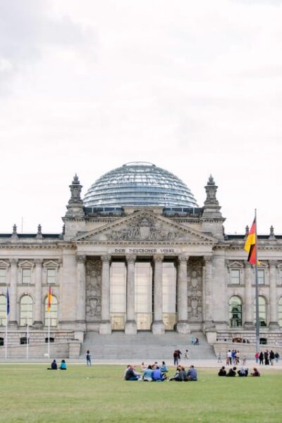 Ultimate E-Bike Tour of Berlin with Beer Garden Stop