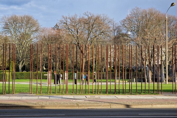 Walking on the Wall: 3-Hour Tour in Berlin - A short pause before Mauerpark