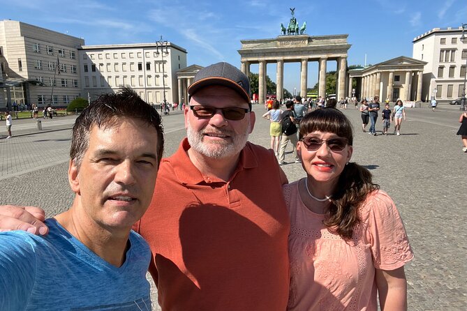Welcome/Farewell SightseeingTaxi Tour +Transfer from/to the airport - Potsdamer Platz and the value of seeing Berlin by car